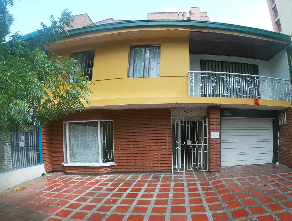 Le VI Hostal Medellín Exterior foto
